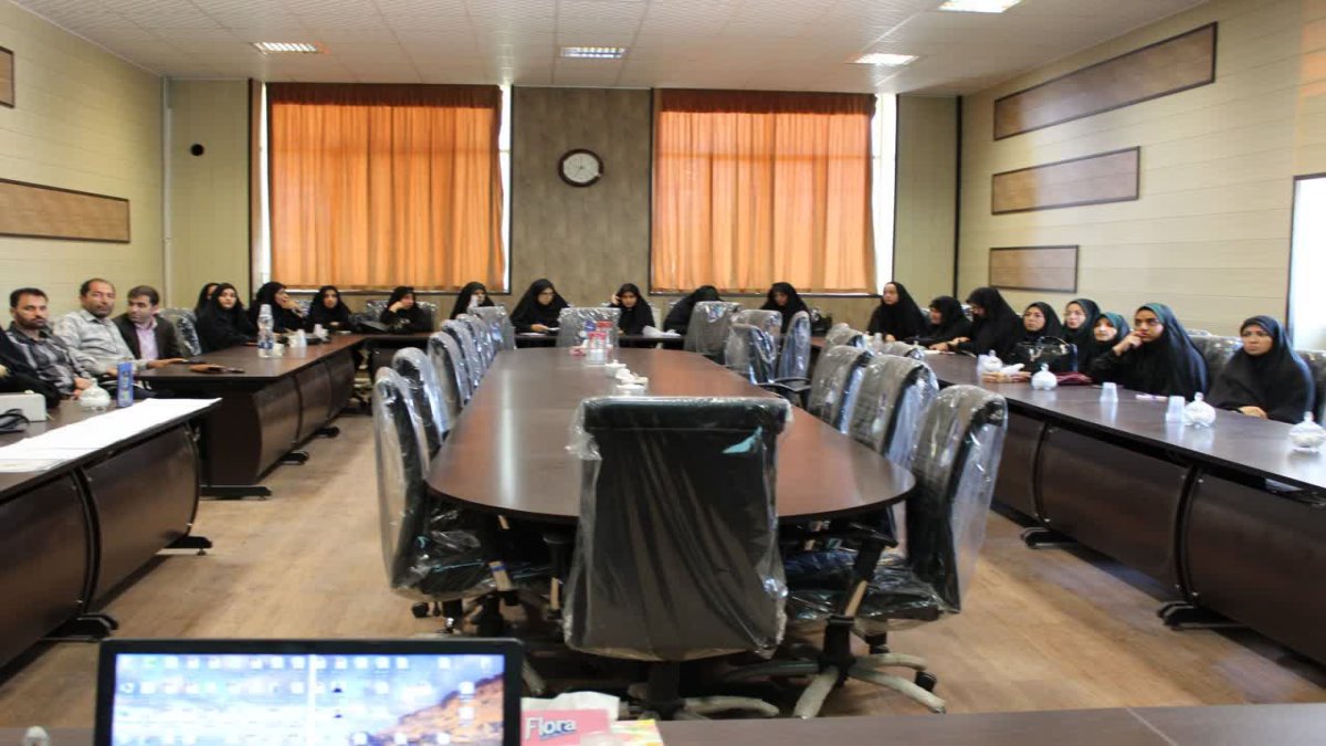 نخستین نشست آموزشی فعالان مردمی و سمن‌های کوهپایه برگزار شد