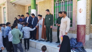 ۳۰ بسته لوازم‌التحریر میان دانش‌آموزان نیازمند لنده توزیع شد
