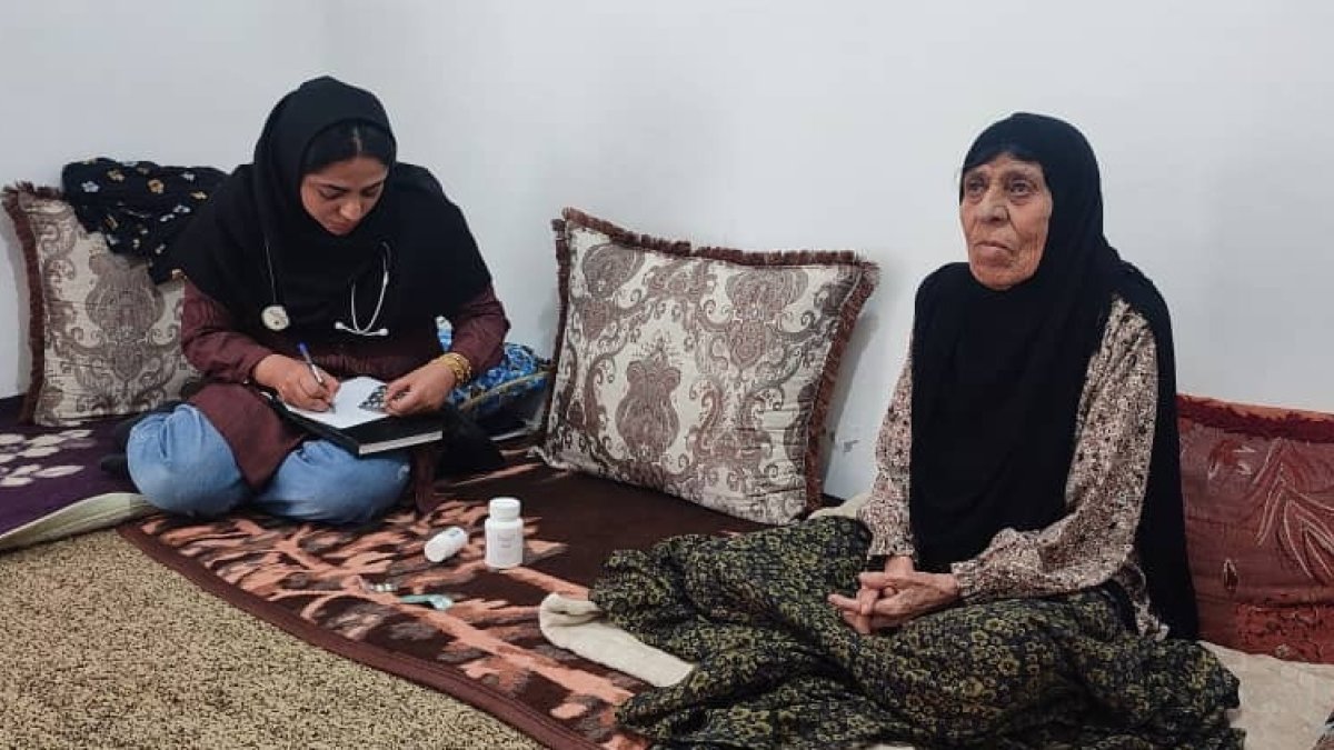 پایش سلامت والدین شهدا در شهرستان دیر