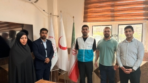 دارو های جمع آوری شده به هلال احمر اهدا شد