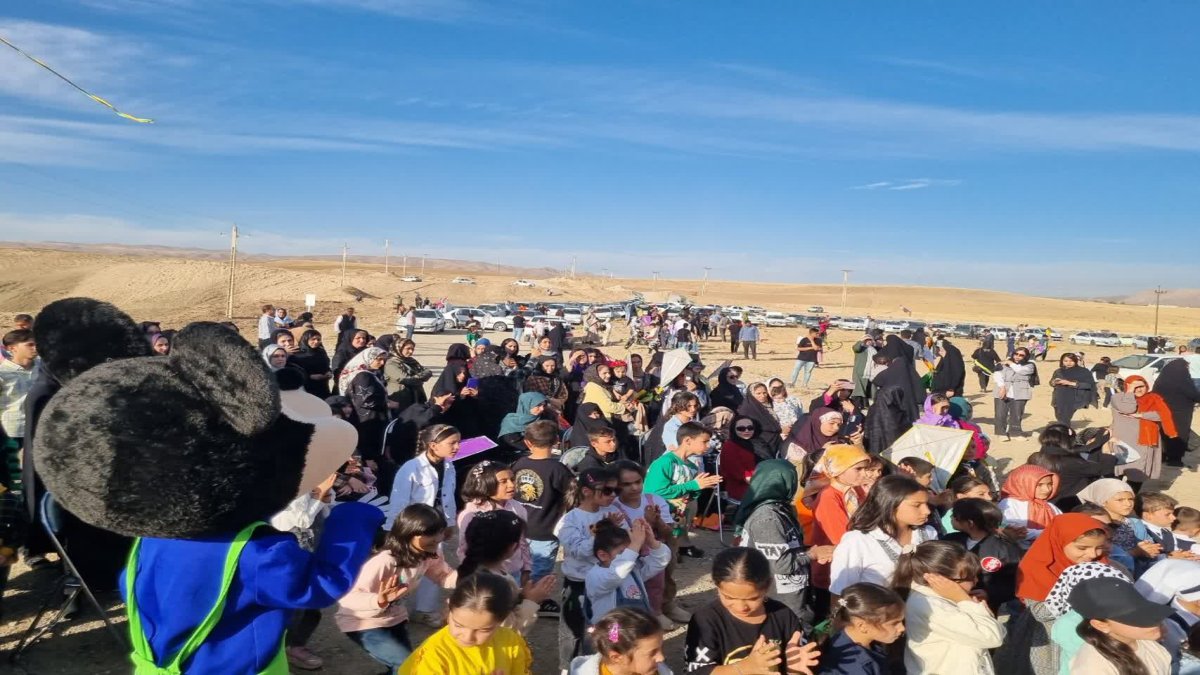 کودکان دندی شادی را به آسمان فرستادند