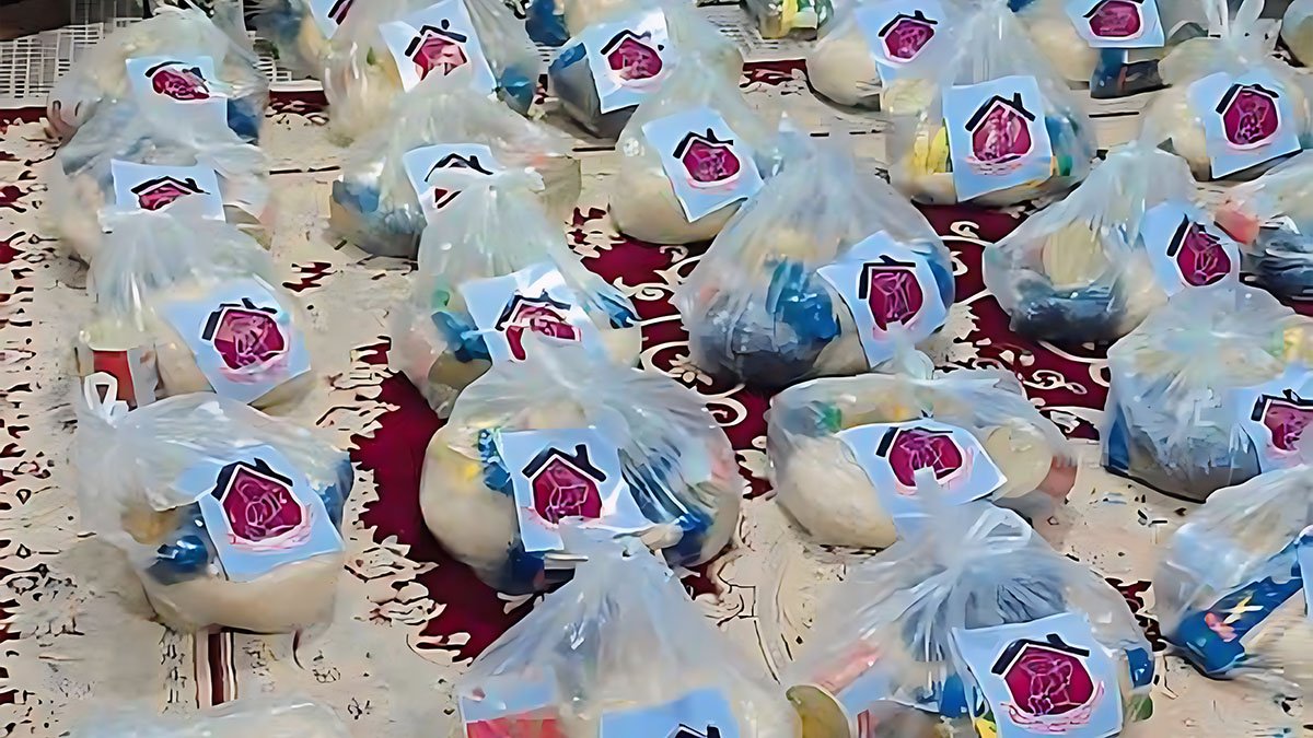 توزیع بسته‌های حمایتی دانش‌آموزان کم‌برخوردار در سیستان و بلوچستان