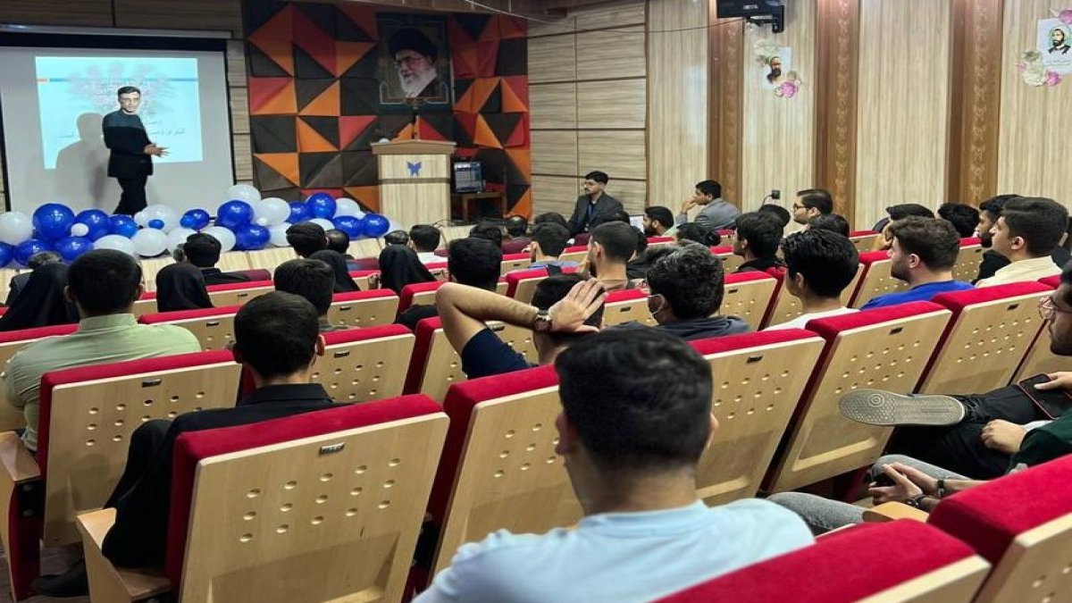 کارگاه آموزشی موفقیت فردی و خودسازی در دانشگاه آزاد بوشهر برگزارشد