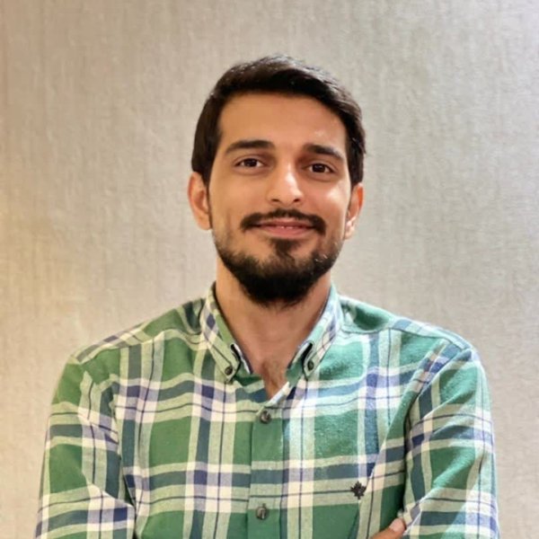 پروفایل  آقای علیرضا کیانیان